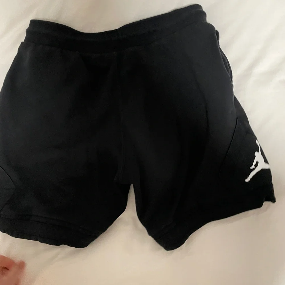 Jordan brand heavy weight diamond logo fleece short in black - Picture 10 of 10